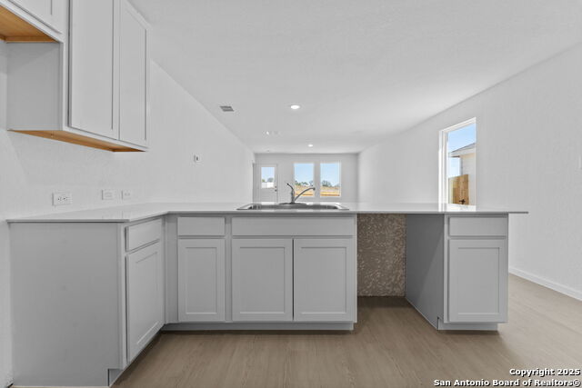 Image 11 of 22 For 2218 Collins Aly