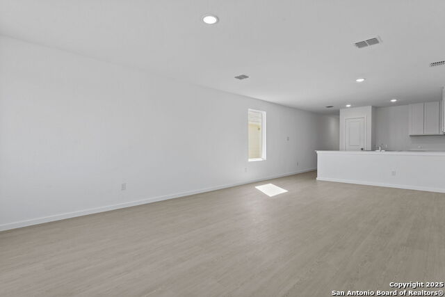 Image 15 of 22 For 2218 Collins Aly