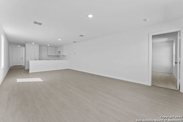 Image 16 of 22 For 2218 Collins Aly