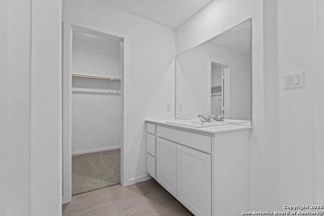 Image 20 of 22 For 2218 Collins Aly