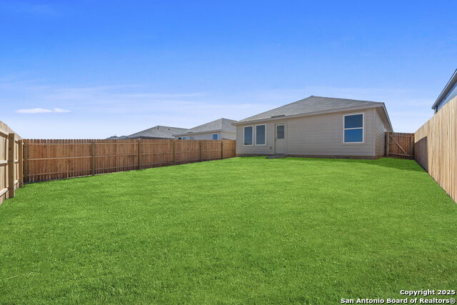 Image 21 of 22 For 2218 Collins Aly