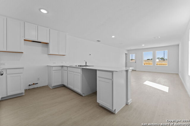 Image 9 of 22 For 2218 Collins Aly