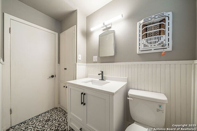 Image 14 of 27 For 106 Oakwood Dr