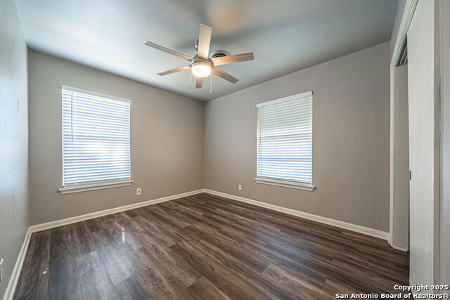 Image 16 of 27 For 106 Oakwood Dr