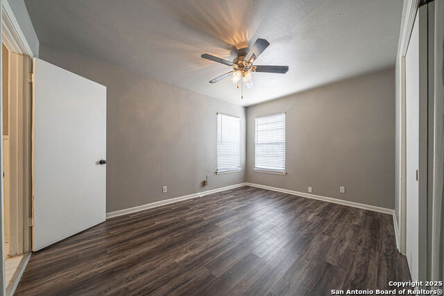 Image 20 of 27 For 106 Oakwood Dr