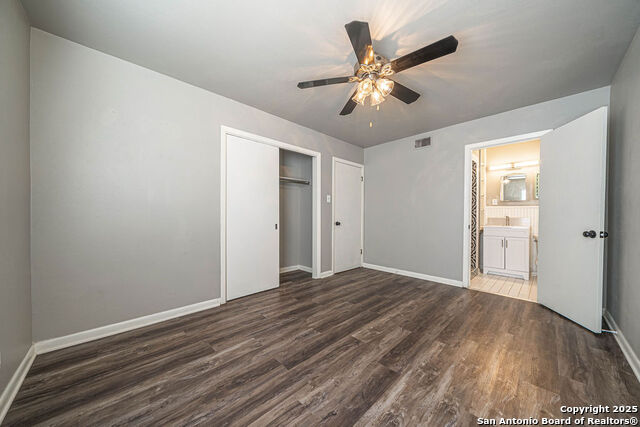 Image 21 of 27 For 106 Oakwood Dr