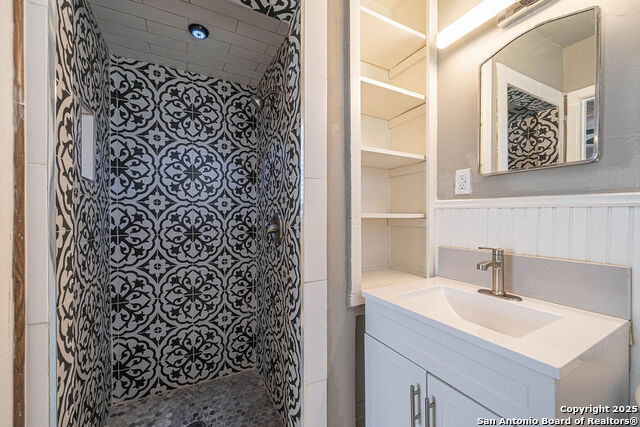 Image 22 of 27 For 106 Oakwood Dr