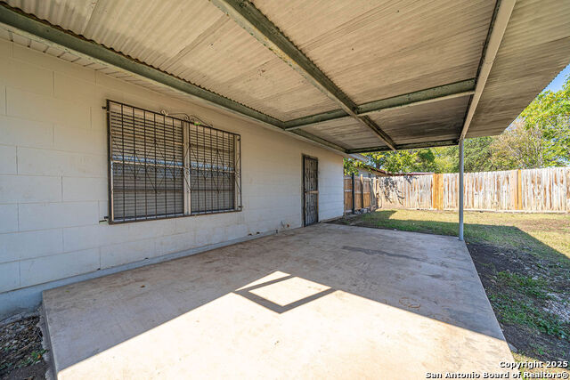 Image 27 of 27 For 106 Oakwood Dr