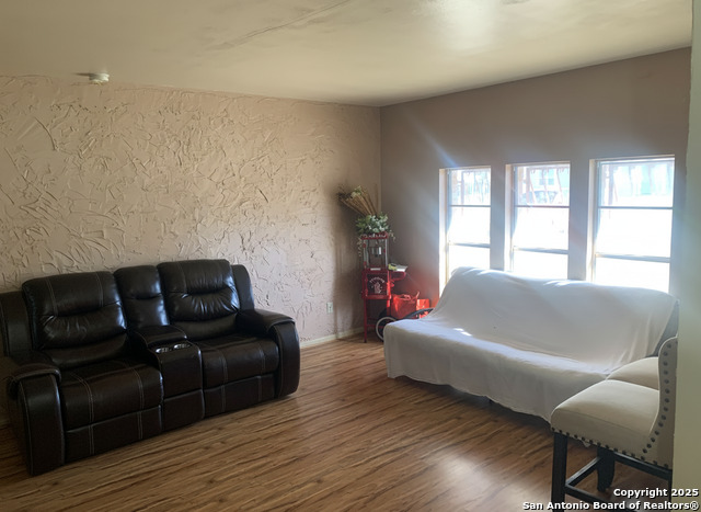 Image 4 of 17 For 127 Roesler Rd.