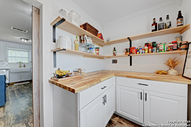 Listing photo id 9 for 1510 Timmermann