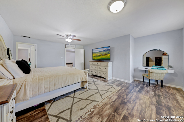 Listing photo id 13 for 1510 Timmermann