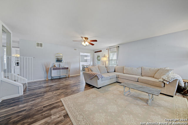 Listing photo id 2 for 1510 Timmermann