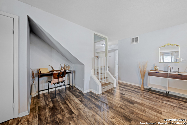 Listing photo id 3 for 1510 Timmermann