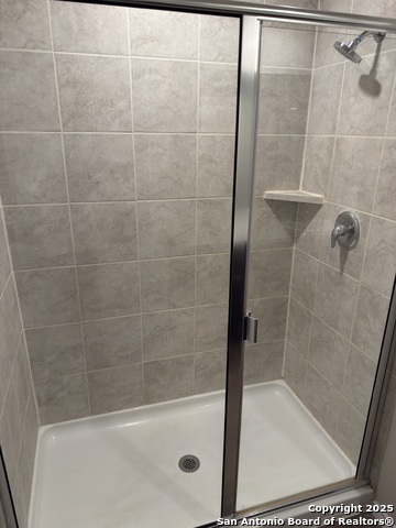 Image 19 of 31 For 156 Middle Green