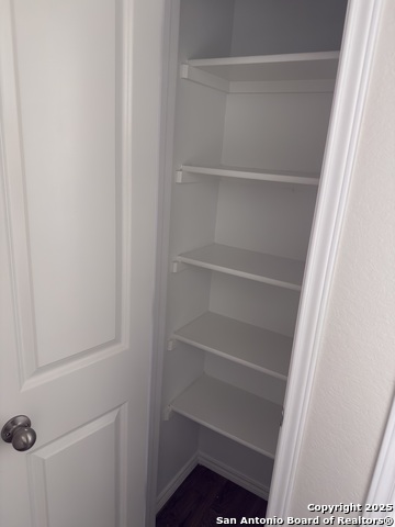 Image 23 of 31 For 156 Middle Green