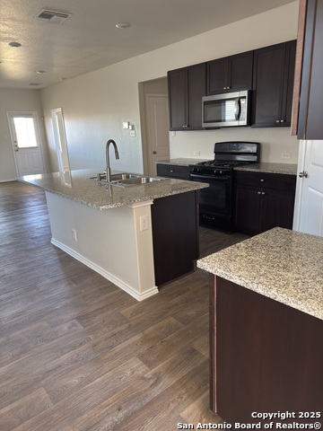 Image 7 of 31 For 156 Middle Green