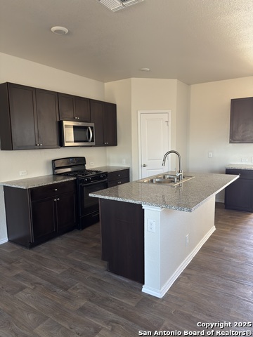 Image 8 of 31 For 156 Middle Green