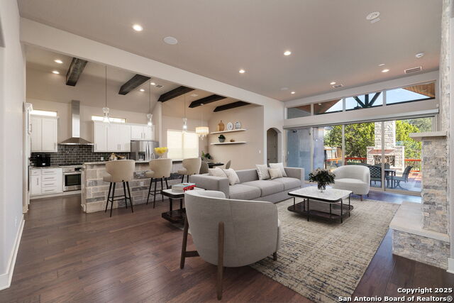 Image 11 of 43 For 16018 Villa Basilica