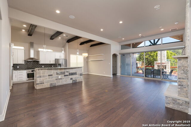 Image 12 of 43 For 16018 Villa Basilica