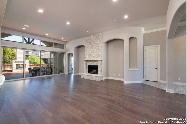 Image 14 of 43 For 16018 Villa Basilica