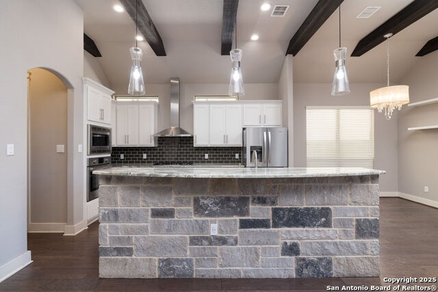 Image 16 of 43 For 16018 Villa Basilica