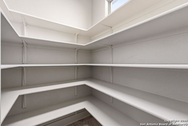 Image 21 of 43 For 16018 Villa Basilica