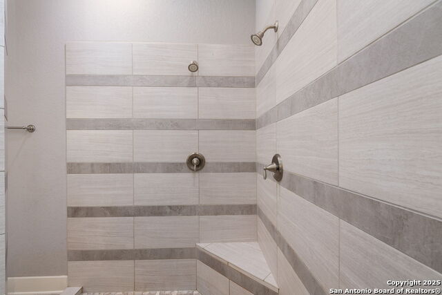 Image 29 of 43 For 16018 Villa Basilica