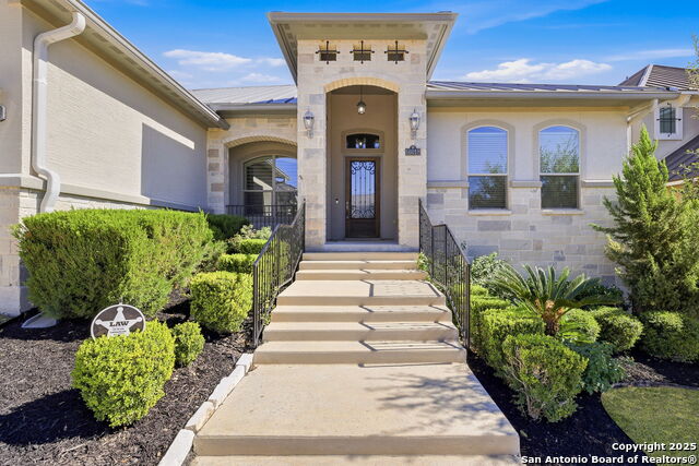 Image 4 of 43 For 16018 Villa Basilica