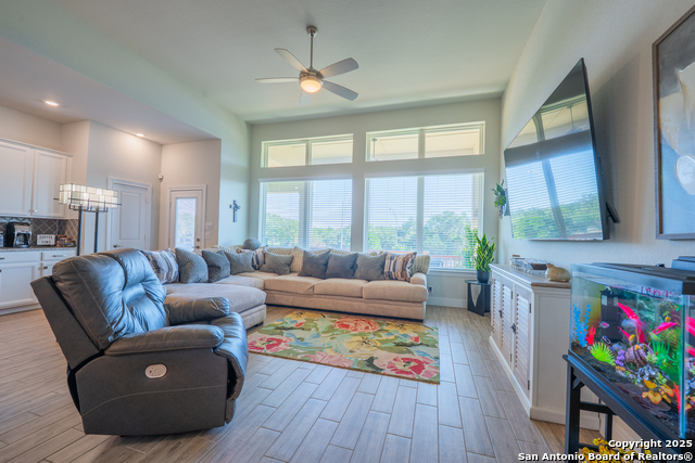 Listing photo id 15 for 22842 Rio Salado