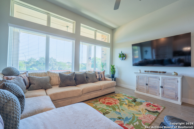 Listing photo id 17 for 22842 Rio Salado