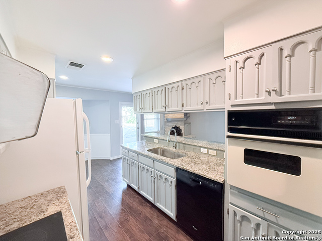 Image 15 of 42 For 10402 Redlawn