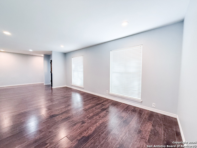 Image 18 of 42 For 10402 Redlawn