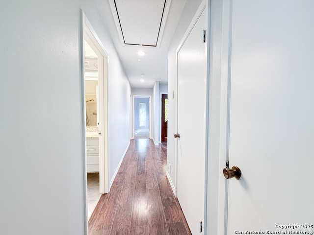 Image 23 of 42 For 10402 Redlawn