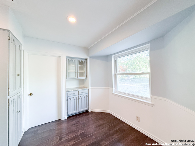 Image 30 of 42 For 10402 Redlawn