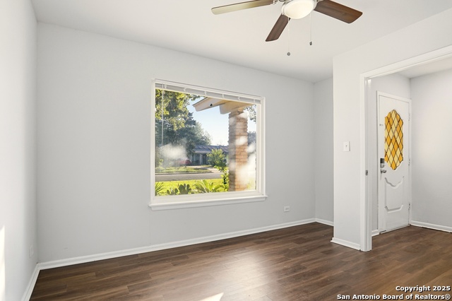 Image 4 of 31 For 3427 Vinecrest