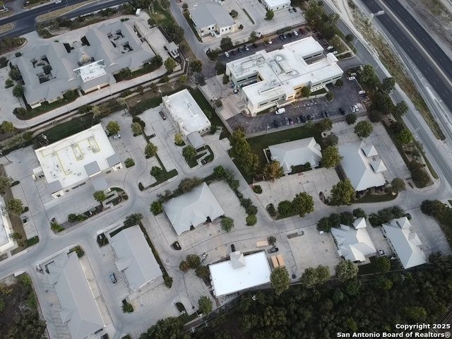 Listing photo id 2 for 2003 Rogers Rd  102