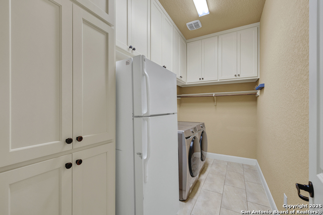 Image 36 of 62 For 509 Moonlight Circle