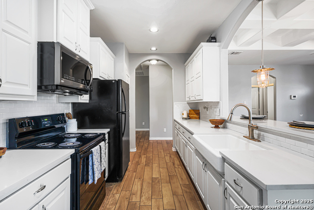 Image 11 of 29 For 8827 Wilma Jean