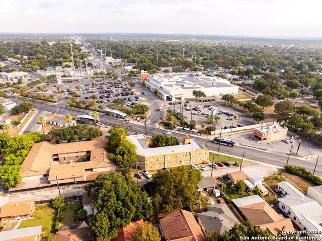 Image 2 of 32 For 2031 Fredericksburg