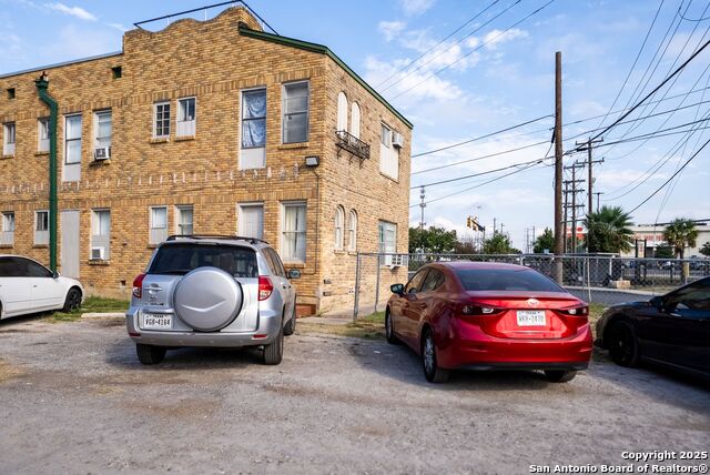 Image 21 of 32 For 2031 Fredericksburg