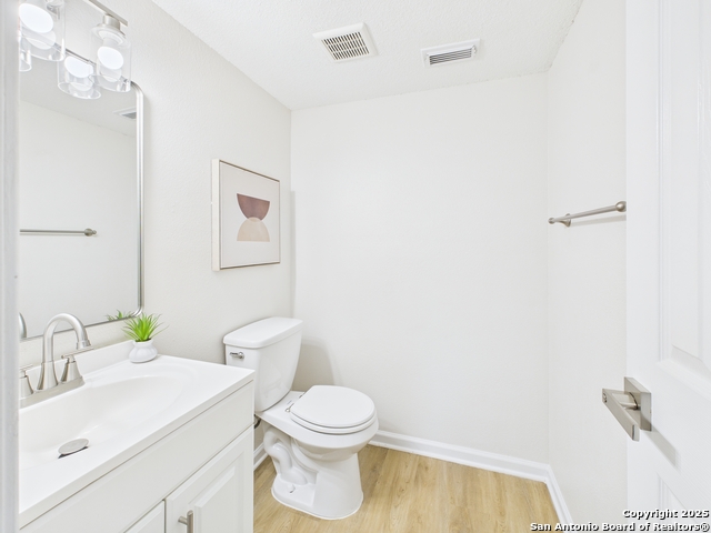 Image 11 of 33 For 9506 Bending Crest