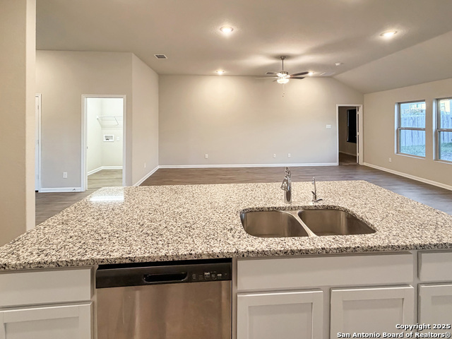 Image 4 of 27 For 5503 Jade Valley