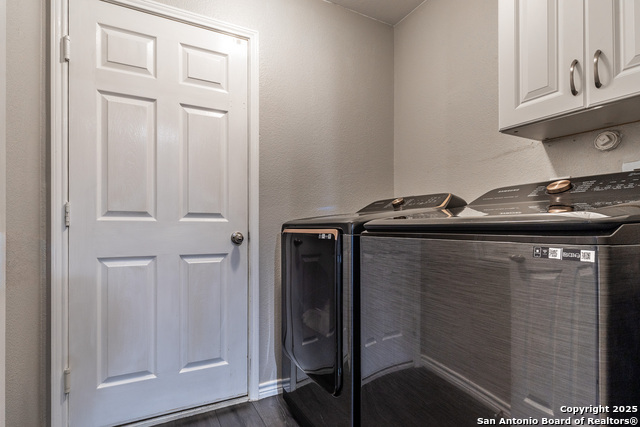 Image 16 of 30 For 8331 Deer Creek Run