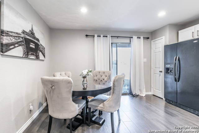 Image 5 of 30 For 8331 Deer Creek Run