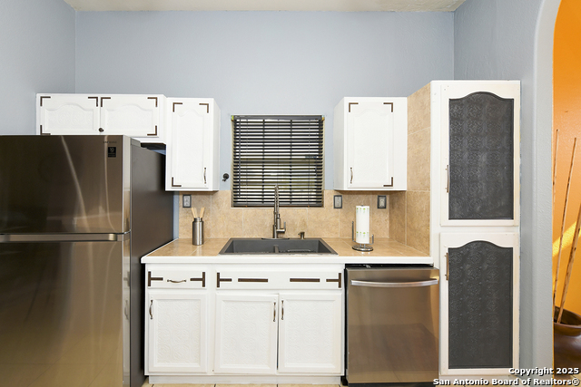 Image 10 of 29 For 309 Esma St