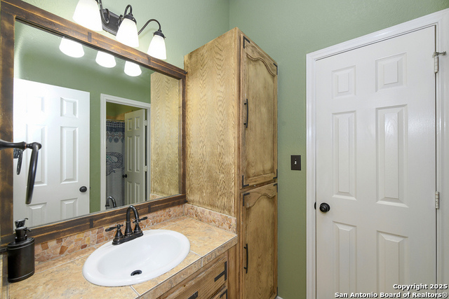 Image 16 of 29 For 309 Esma St