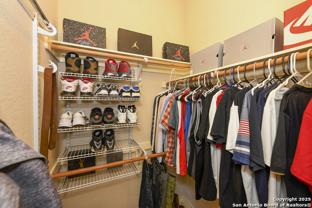 Image 17 of 29 For 309 Esma St