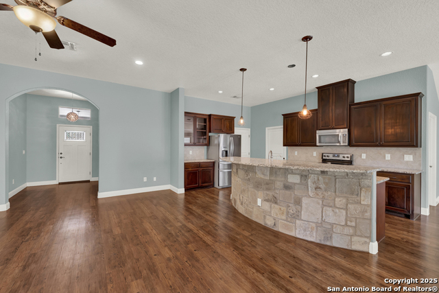 Image 11 of 42 For 546 Melissa