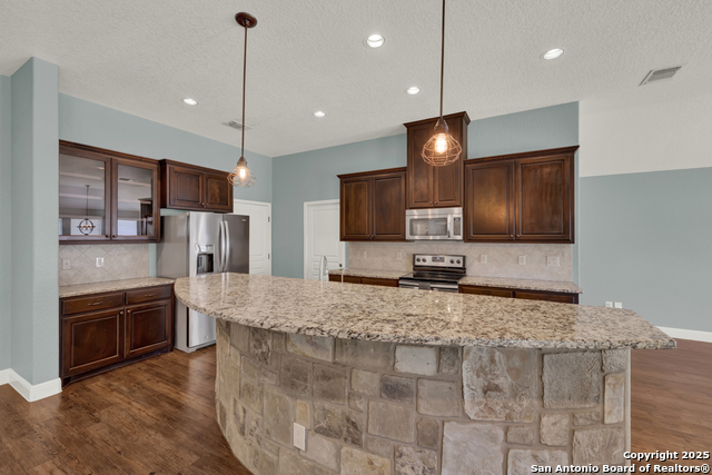 Image 12 of 42 For 546 Melissa