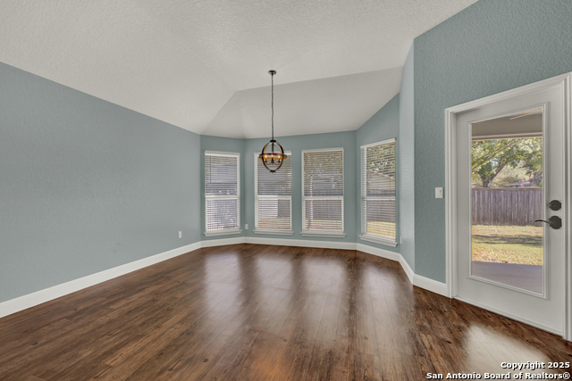 Image 21 of 42 For 546 Melissa